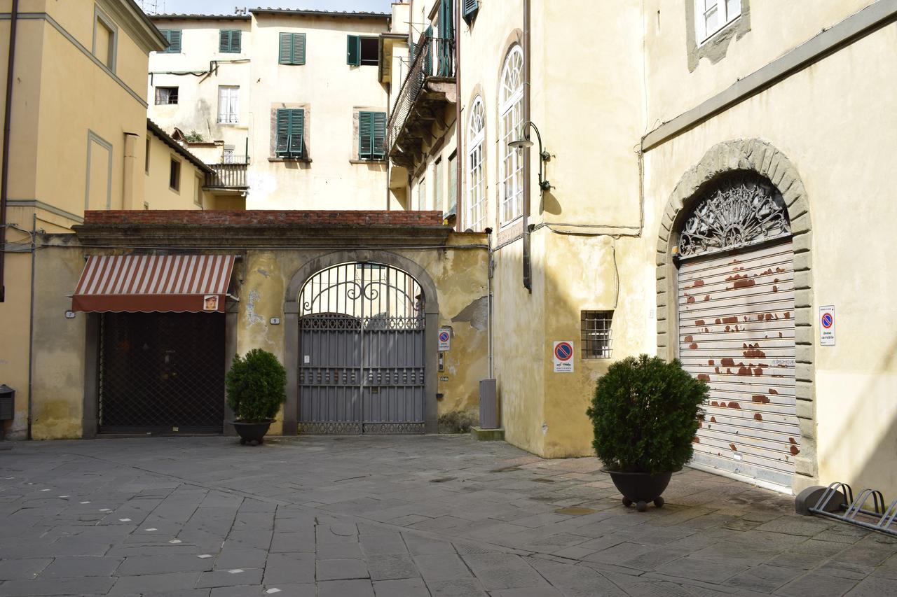Palazzo Tucci Apartments Lucca Exteriör bild