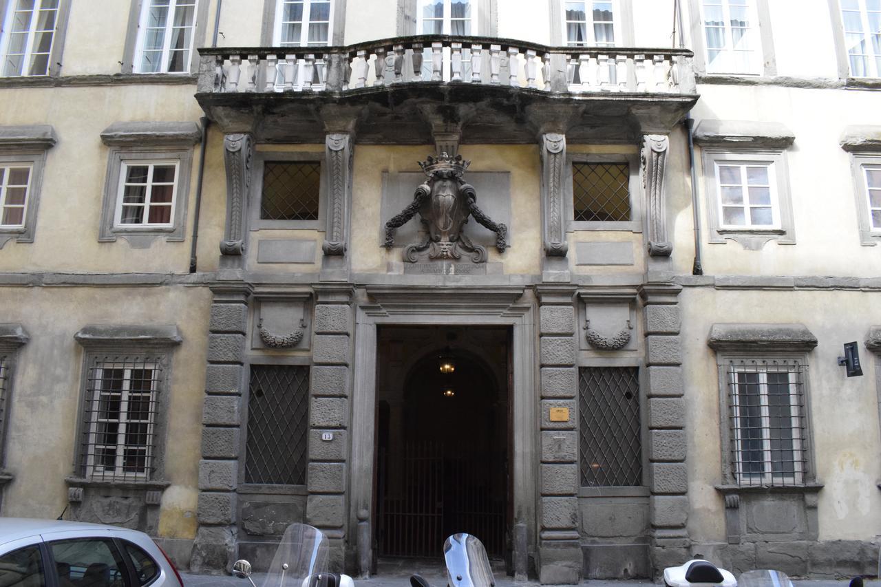 Palazzo Tucci Apartments Lucca Exteriör bild